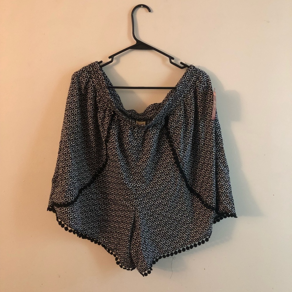 Women’s black and white Rayon shirts size 3x NWT